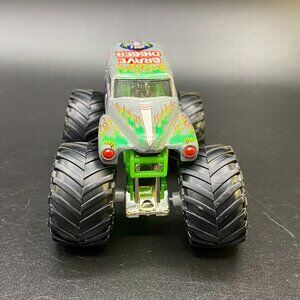 Monster Jam Grave Digger 1:64 Diecast Monster Truck Spin Master Bad to the Bone